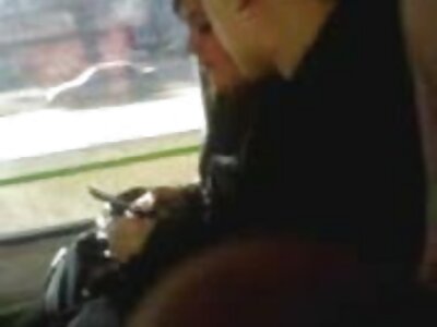 Am venit porno cu fete si baieti într-o ținută revelatoare unui bărbat negru și am început imediat să-i sug penisul